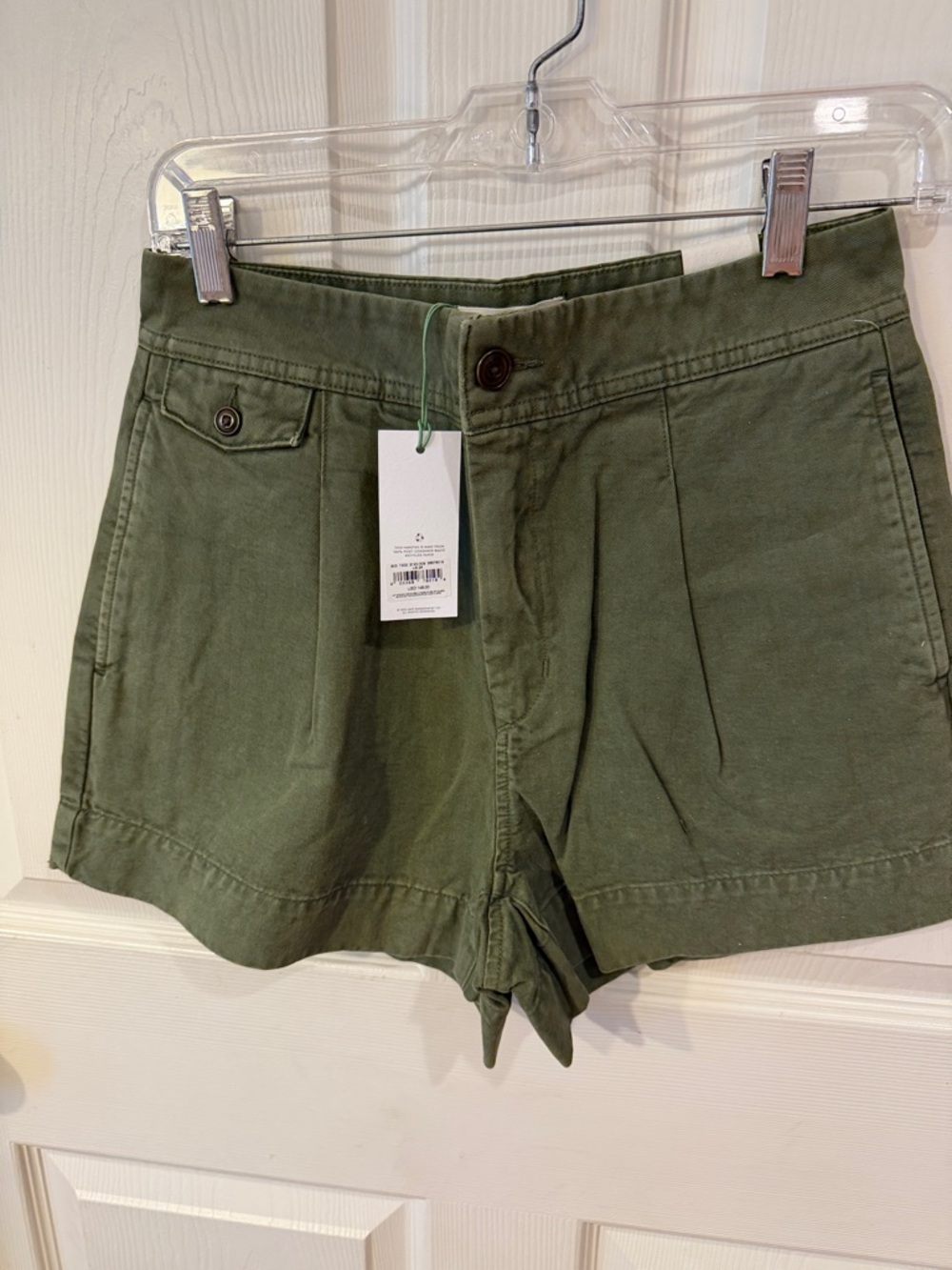 American Eagle Olive Green High-Rise Utility Shorts Sz 26.  NWT. Box42